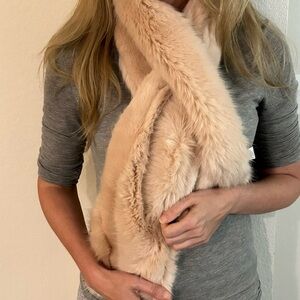 Bananna Republic Faux Fur scarf NWOT